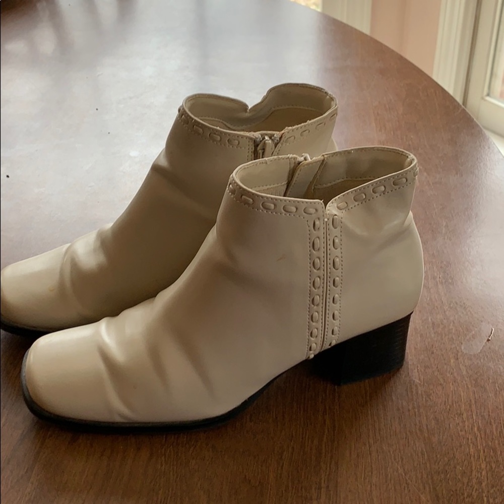 Off white boots